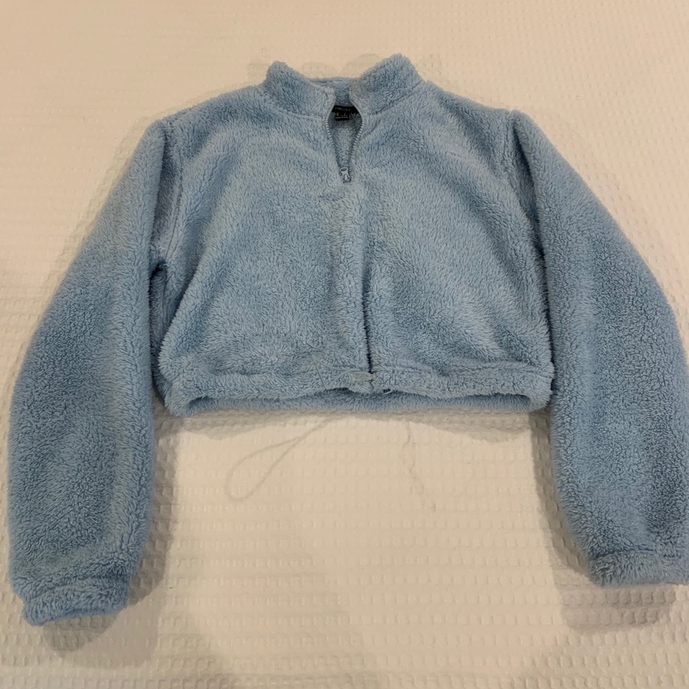 Cropped cozy baby blue sweatshirt 💙